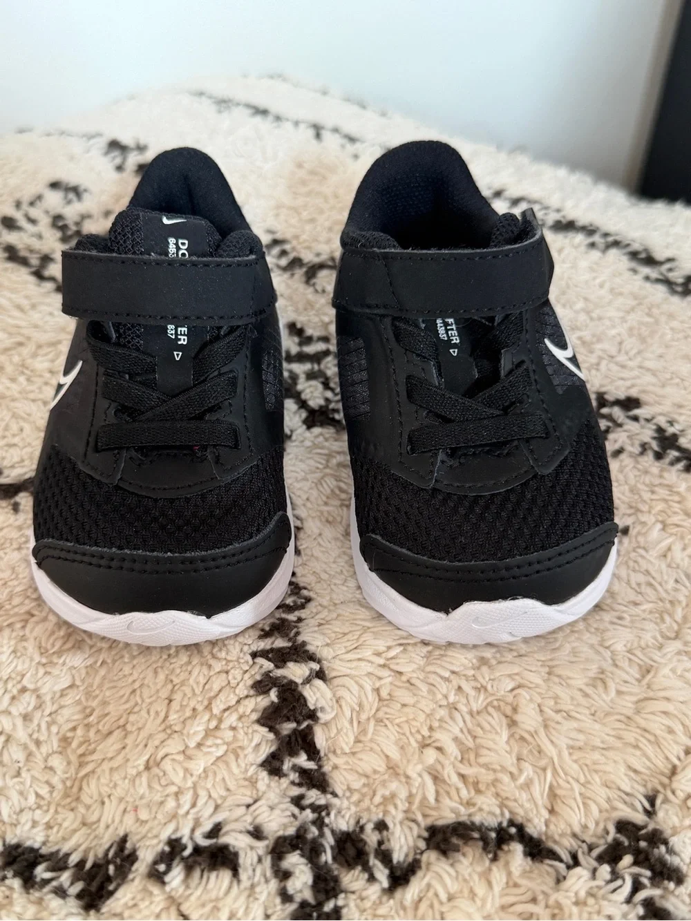 Nike Downshifter 11 Toddler Shoes Black White Hook & Loop Size 4C CZ3967-001